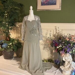 Formal long Grey chiffon Mother of the brides dress